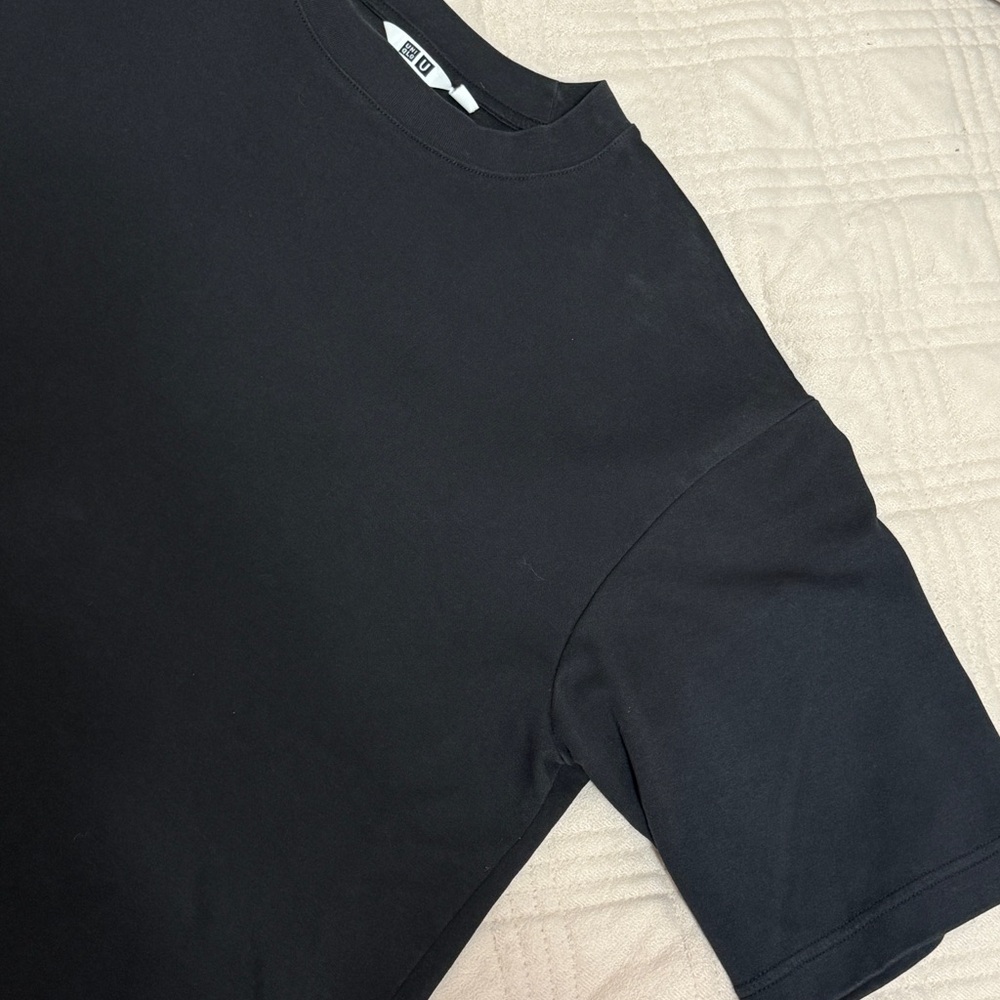 Black Men's uniqlo T-Shirt